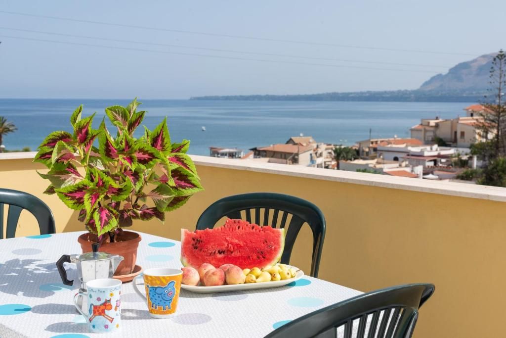 Casa Viola - a 100 metri dal mare - Dove Dormire Trappeto